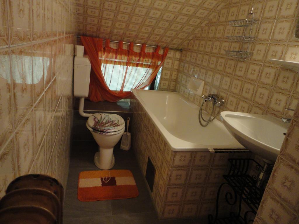 Ferienhaus Burgblick Treffen Habitación foto